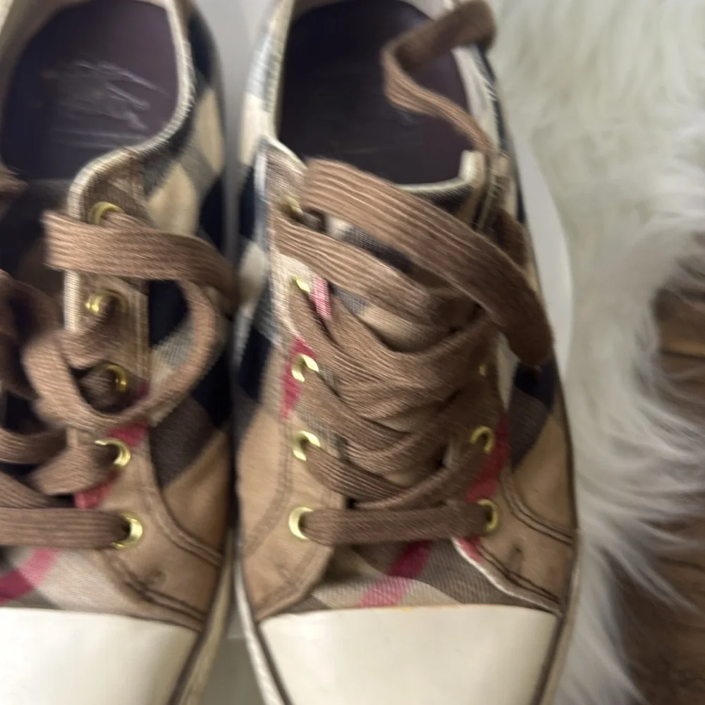 Size 7 (37) Women’s Burberry Sneakers